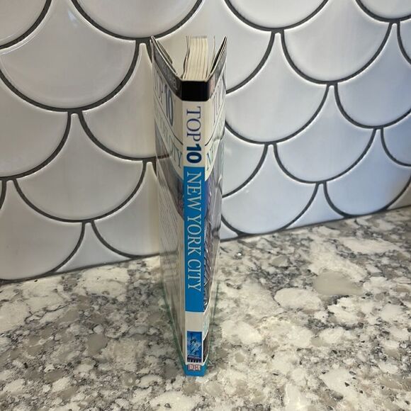 DK Eyewitness Top 10 Travel Guide: New York - Picture 3 of 5